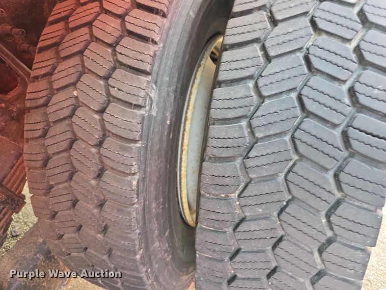 image for item FI0834 2003 International 7500 dump truck