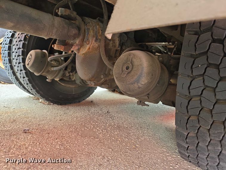 image for item FI0834 2003 International 7500 dump truck