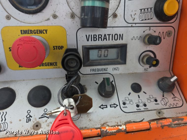 image for item FI0836 1997 Hamm DV6 combination vibratory roller