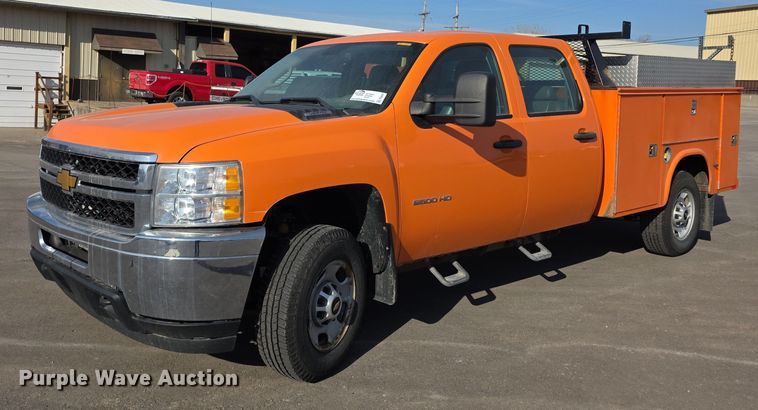 image for item FI0839 2013 Chevrolet Silverado 2500HD Crew Cab utility bed pickup truck