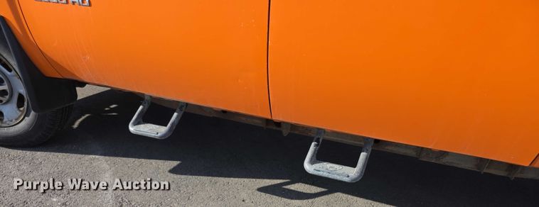 image for item FI0839 2013 Chevrolet Silverado 2500HD Crew Cab utility bed pickup truck