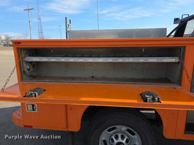 image for item FI0839 2013 Chevrolet Silverado 2500HD Crew Cab utility bed pickup truck