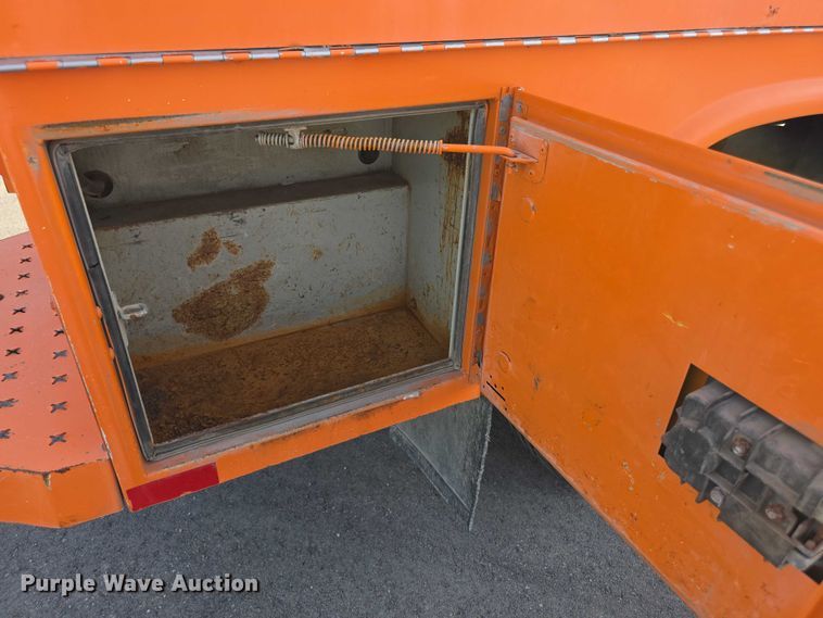 image for item FI0839 2013 Chevrolet Silverado 2500HD Crew Cab utility bed pickup truck