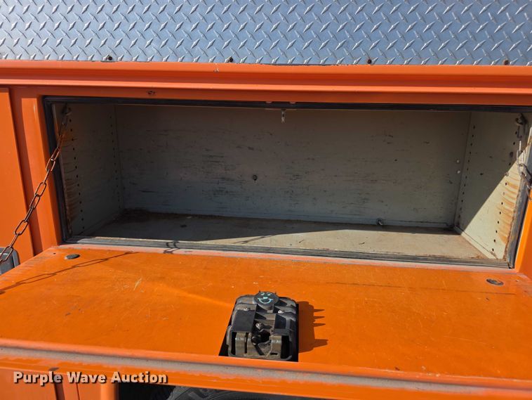 image for item FI0839 2013 Chevrolet Silverado 2500HD Crew Cab utility bed pickup truck