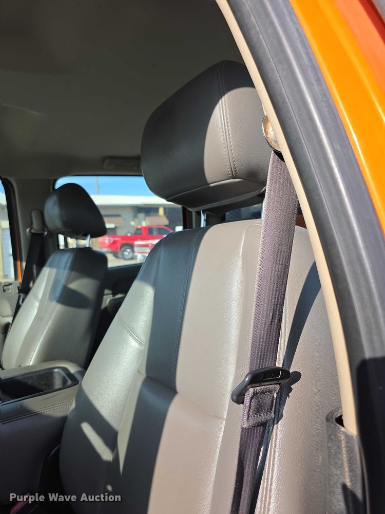 image for item FI0839 2013 Chevrolet Silverado 2500HD Crew Cab utility bed pickup truck