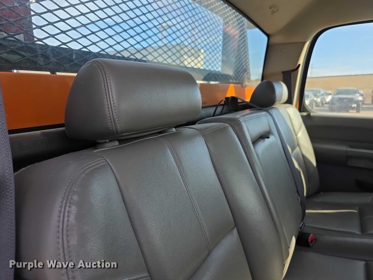 image for item FI0839 2013 Chevrolet Silverado 2500HD Crew Cab utility bed pickup truck