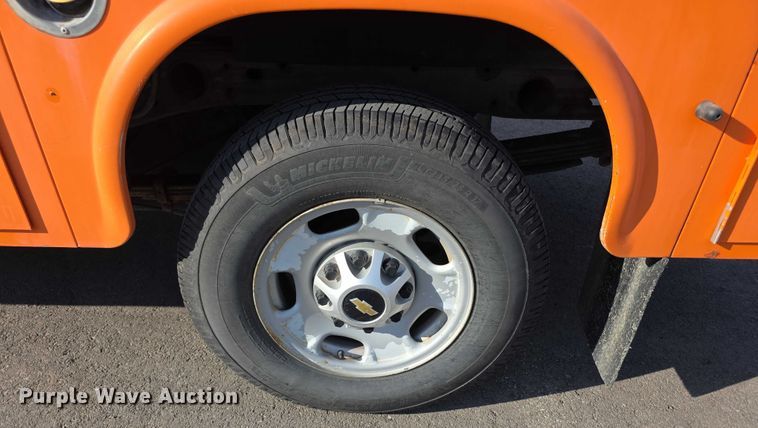 image for item FI0839 2013 Chevrolet Silverado 2500HD Crew Cab utility bed pickup truck