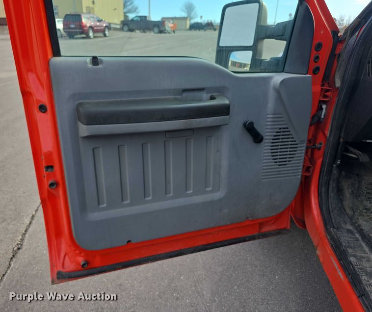 image for item FI0840 2011 Ford F250 Super Duty pickup truck