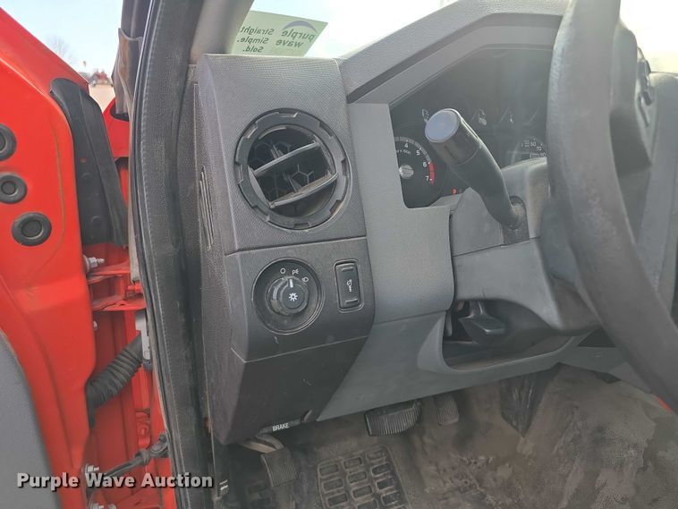 image for item FI0840 2011 Ford F250 Super Duty pickup truck