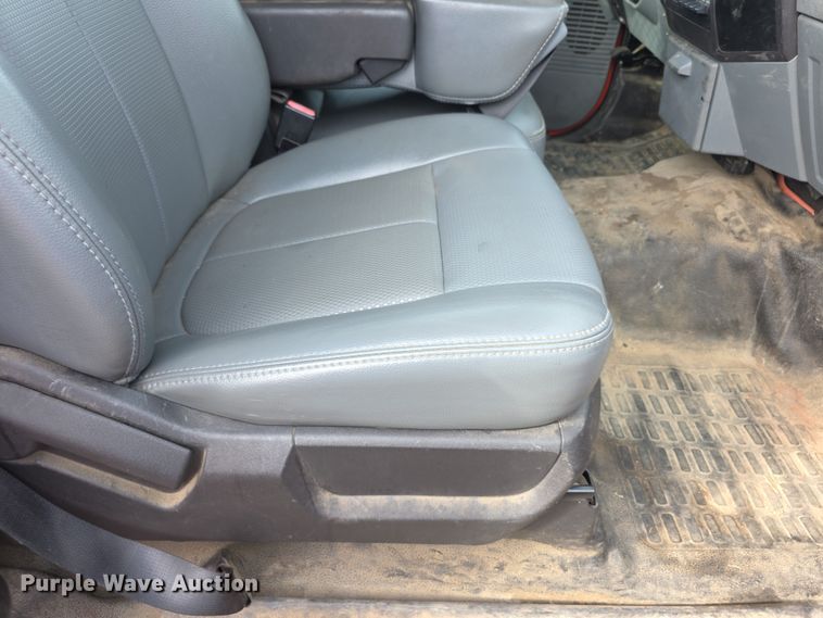 image for item FI0840 2011 Ford F250 Super Duty pickup truck