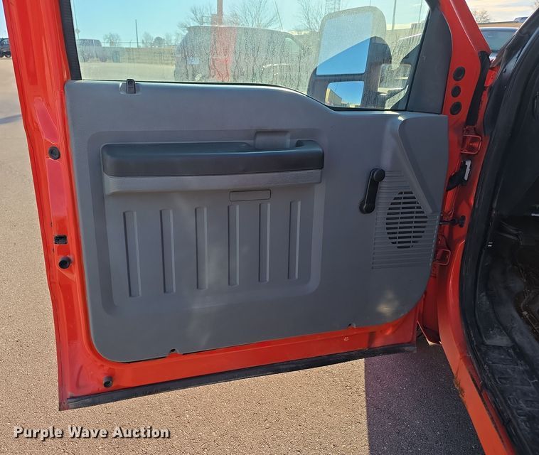 image for item FI0841 2011 Ford F250 Super Duty pickup truck