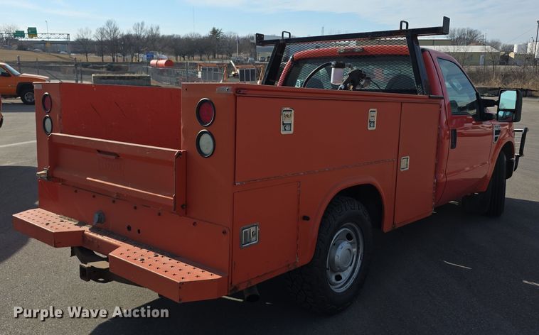 image for item FI0842 2010 Ford F250 Super Duty utility bed pickup truck