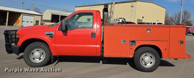 image for item FI0842 2010 Ford F250 Super Duty utility bed pickup truck