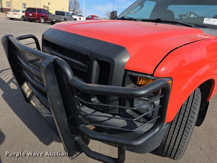 image for item FI0842 2010 Ford F250 Super Duty utility bed pickup truck