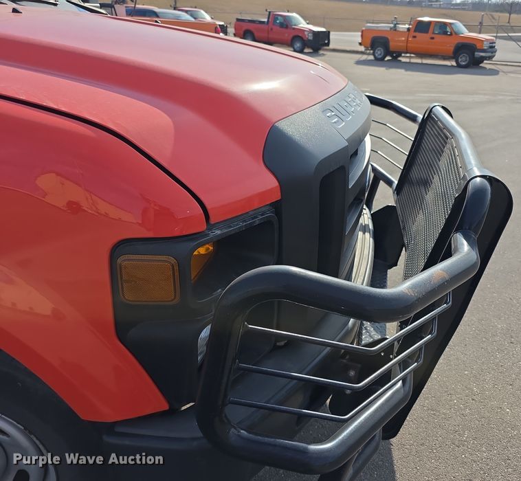 image for item FI0842 2010 Ford F250 Super Duty utility bed pickup truck