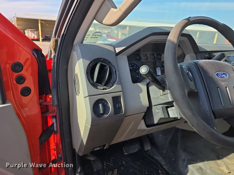 image for item FI0842 2010 Ford F250 Super Duty utility bed pickup truck