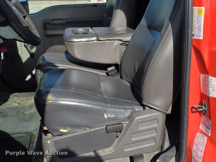 image for item FI0842 2010 Ford F250 Super Duty utility bed pickup truck