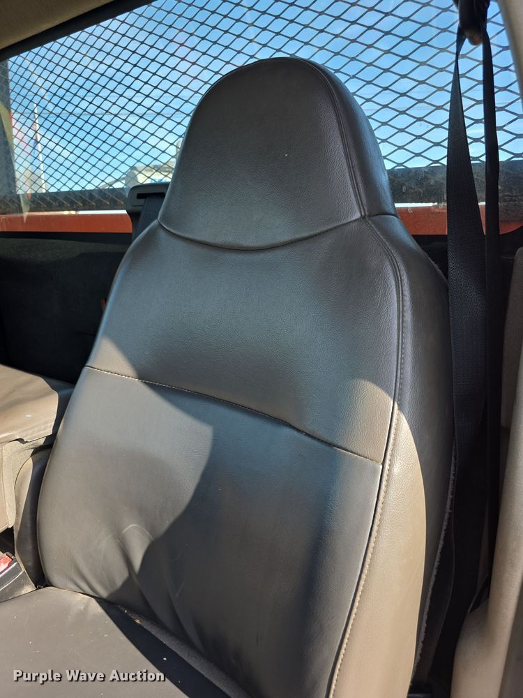 image for item FI0842 2010 Ford F250 Super Duty utility bed pickup truck