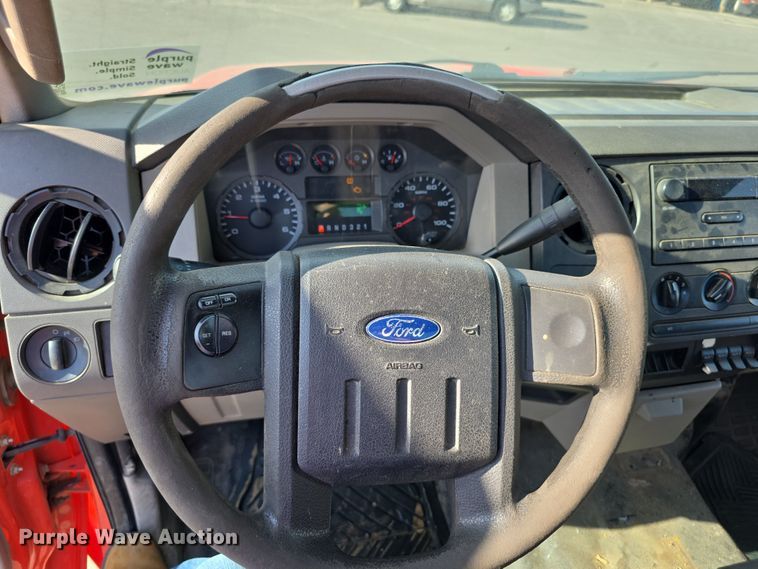 image for item FI0842 2010 Ford F250 Super Duty utility bed pickup truck