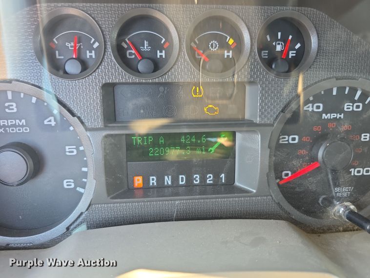 image for item FI0842 2010 Ford F250 Super Duty utility bed pickup truck