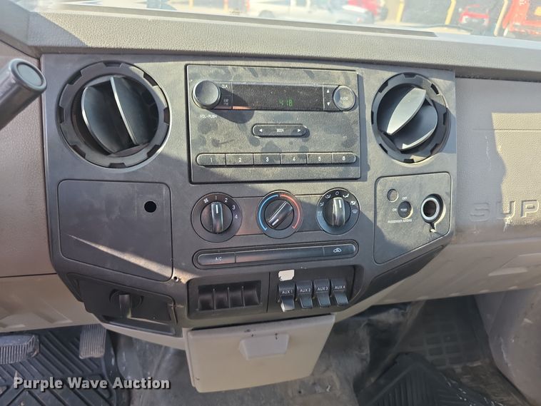 image for item FI0842 2010 Ford F250 Super Duty utility bed pickup truck