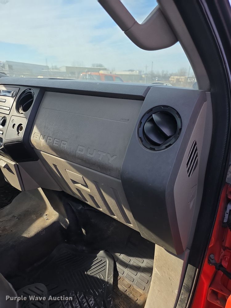 image for item FI0842 2010 Ford F250 Super Duty utility bed pickup truck