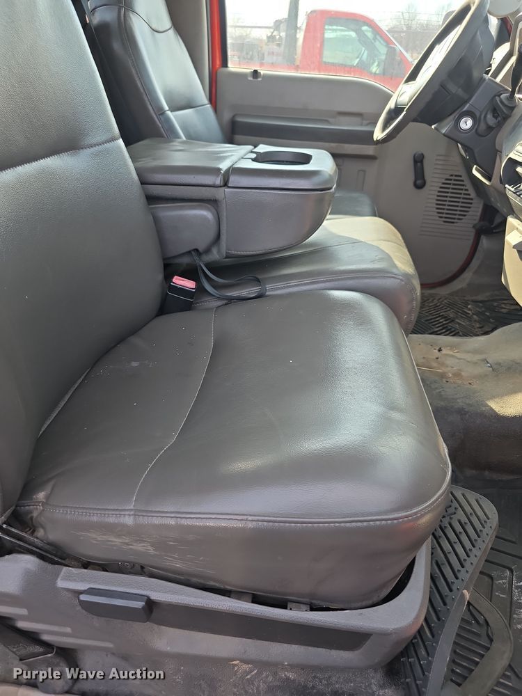 image for item FI0842 2010 Ford F250 Super Duty utility bed pickup truck