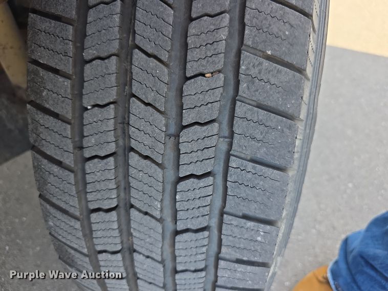 image for item FI0842 2010 Ford F250 Super Duty utility bed pickup truck