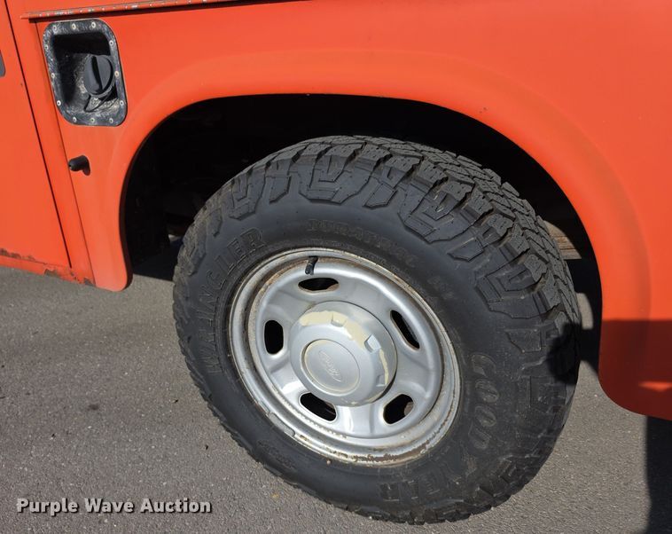 image for item FI0842 2010 Ford F250 Super Duty utility bed pickup truck