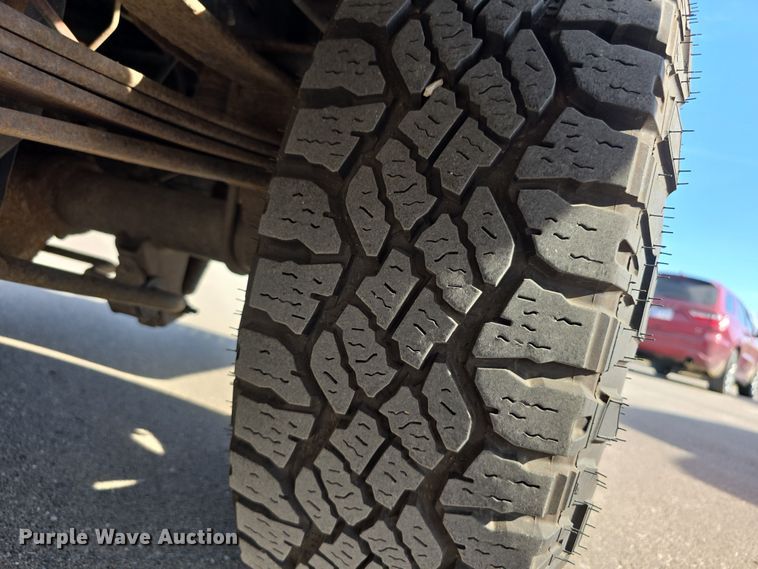 image for item FI0842 2010 Ford F250 Super Duty utility bed pickup truck