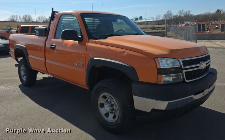 image for item FI0844 2006 Chevrolet Silverado 3500HD pickup truck