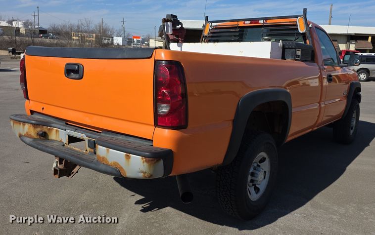 image for item FI0844 2006 Chevrolet Silverado 3500HD pickup truck