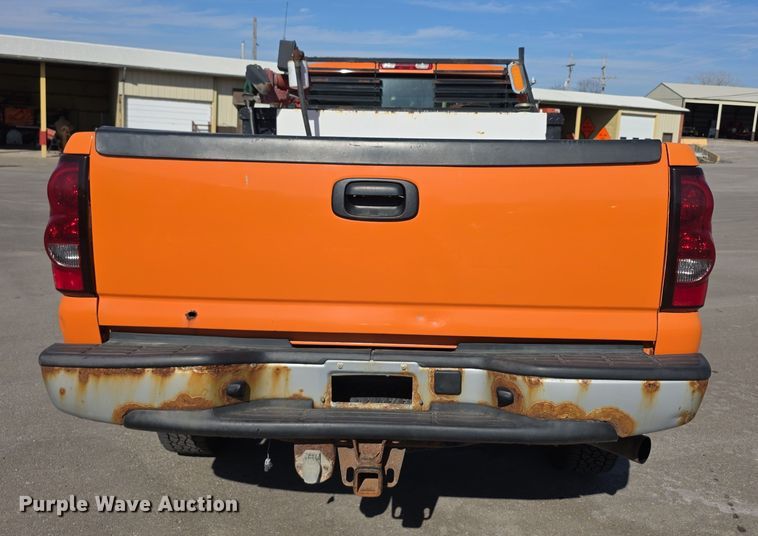 image for item FI0844 2006 Chevrolet Silverado 3500HD pickup truck