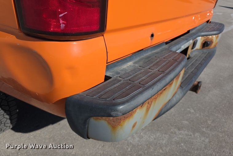 image for item FI0844 2006 Chevrolet Silverado 3500HD pickup truck