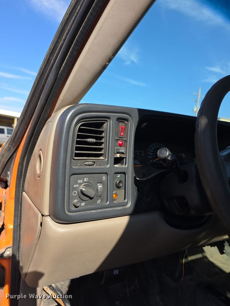 image for item FI0844 2006 Chevrolet Silverado 3500HD pickup truck