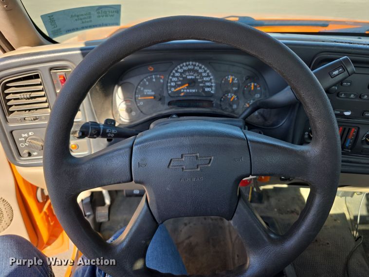 image for item FI0844 2006 Chevrolet Silverado 3500HD pickup truck