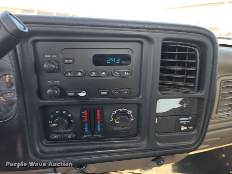 image for item FI0844 2006 Chevrolet Silverado 3500HD pickup truck