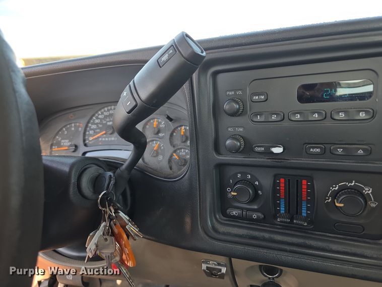 image for item FI0844 2006 Chevrolet Silverado 3500HD pickup truck