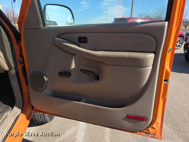 image for item FI0844 2006 Chevrolet Silverado 3500HD pickup truck