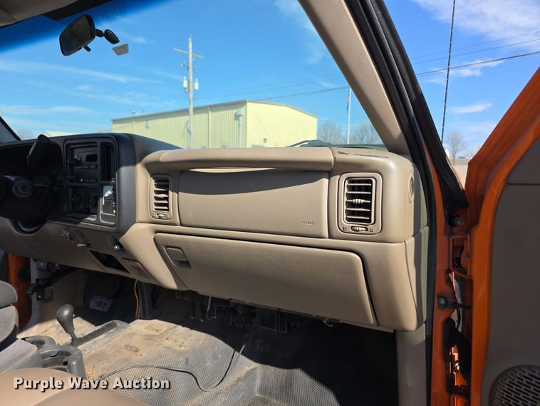 image for item FI0844 2006 Chevrolet Silverado 3500HD pickup truck