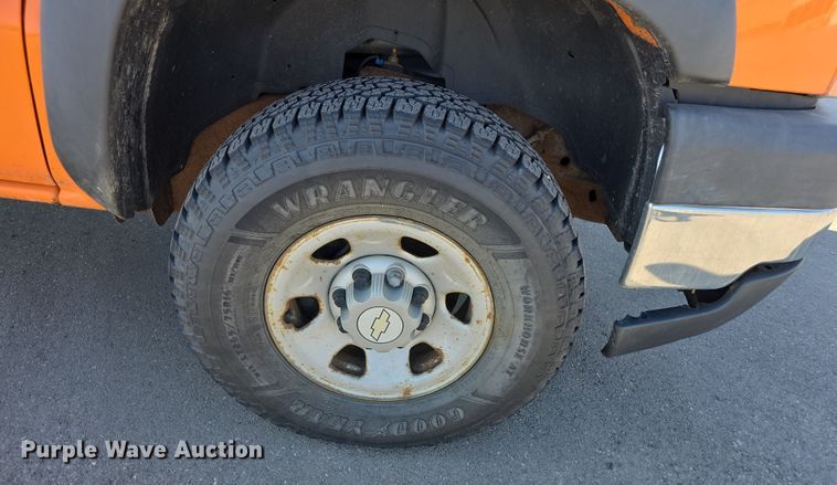 image for item FI0844 2006 Chevrolet Silverado 3500HD pickup truck