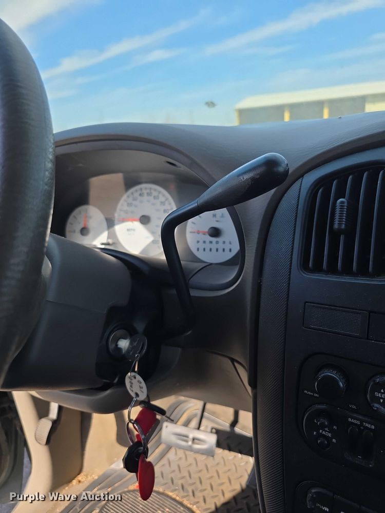 image for item FI0846 2003 Dodge Caravan SE van