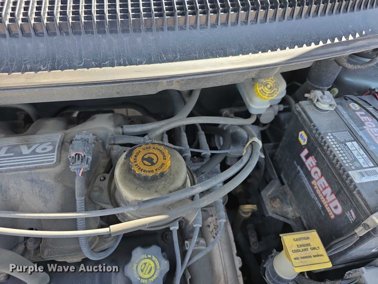 image for item FI0846 2003 Dodge Caravan SE van