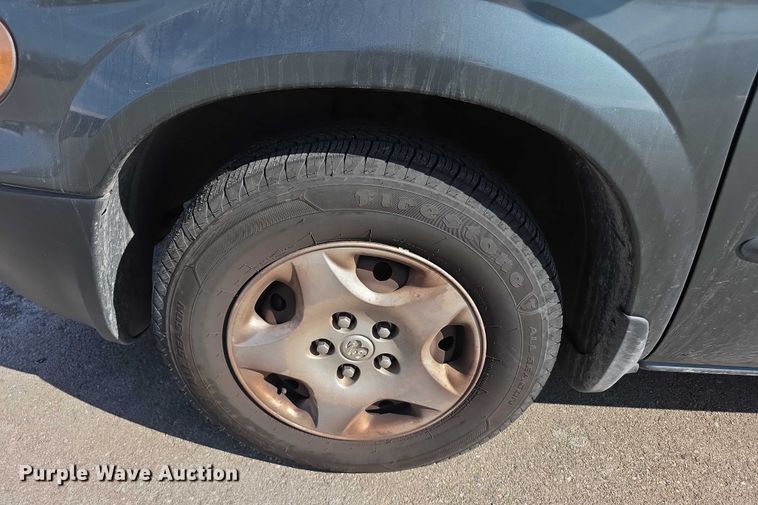 image for item FI0846 2003 Dodge Caravan SE van