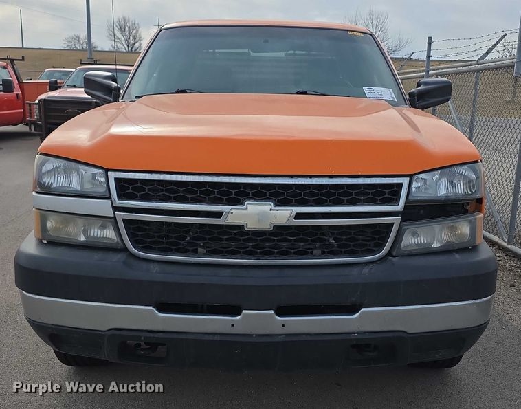 image for item FI0849 2007 Chevrolet Silverado 3500 Crew Cab pickup truck