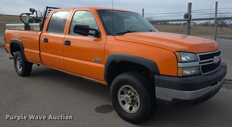 image for item FI0849 2007 Chevrolet Silverado 3500 Crew Cab pickup truck