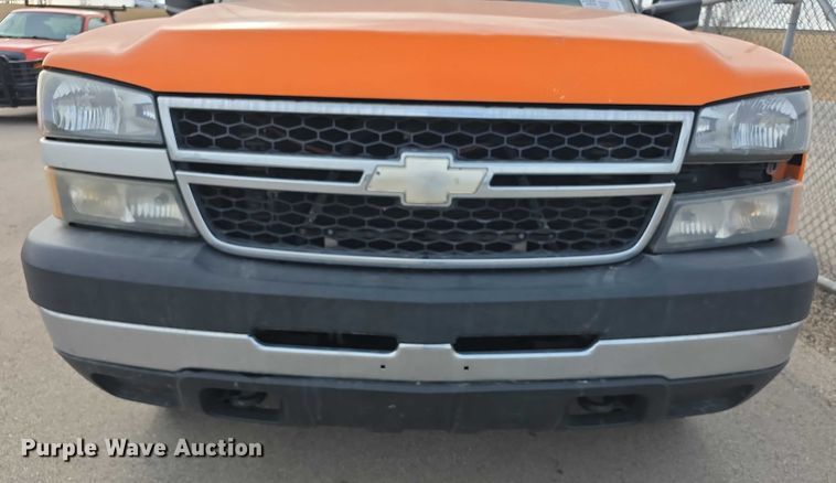 image for item FI0849 2007 Chevrolet Silverado 3500 Crew Cab pickup truck