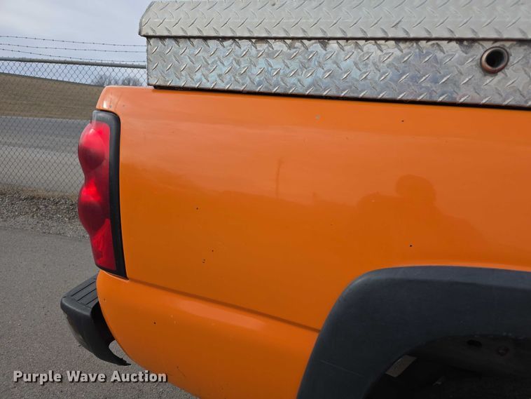 image for item FI0849 2007 Chevrolet Silverado 3500 Crew Cab pickup truck