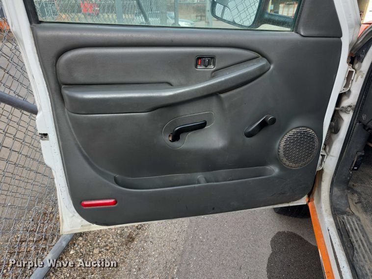 image for item FI0849 2007 Chevrolet Silverado 3500 Crew Cab pickup truck