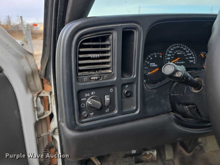 image for item FI0849 2007 Chevrolet Silverado 3500 Crew Cab pickup truck